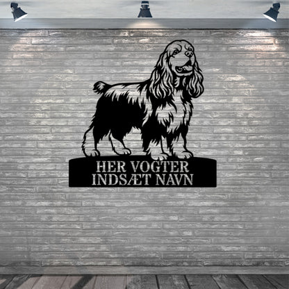 Her vogter jeg. Personlig Amerikansk cocker spaniel metal navneskilt