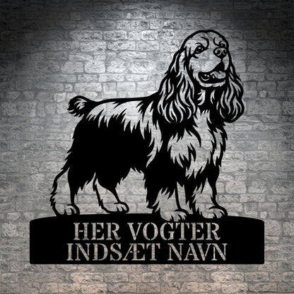 Her vogter jeg. Personlig Amerikansk cocker spaniel metal navneskilt