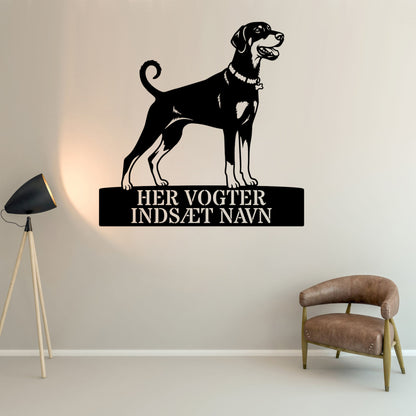Her vogter jeg. Personlig Doberman metal navneskilt....