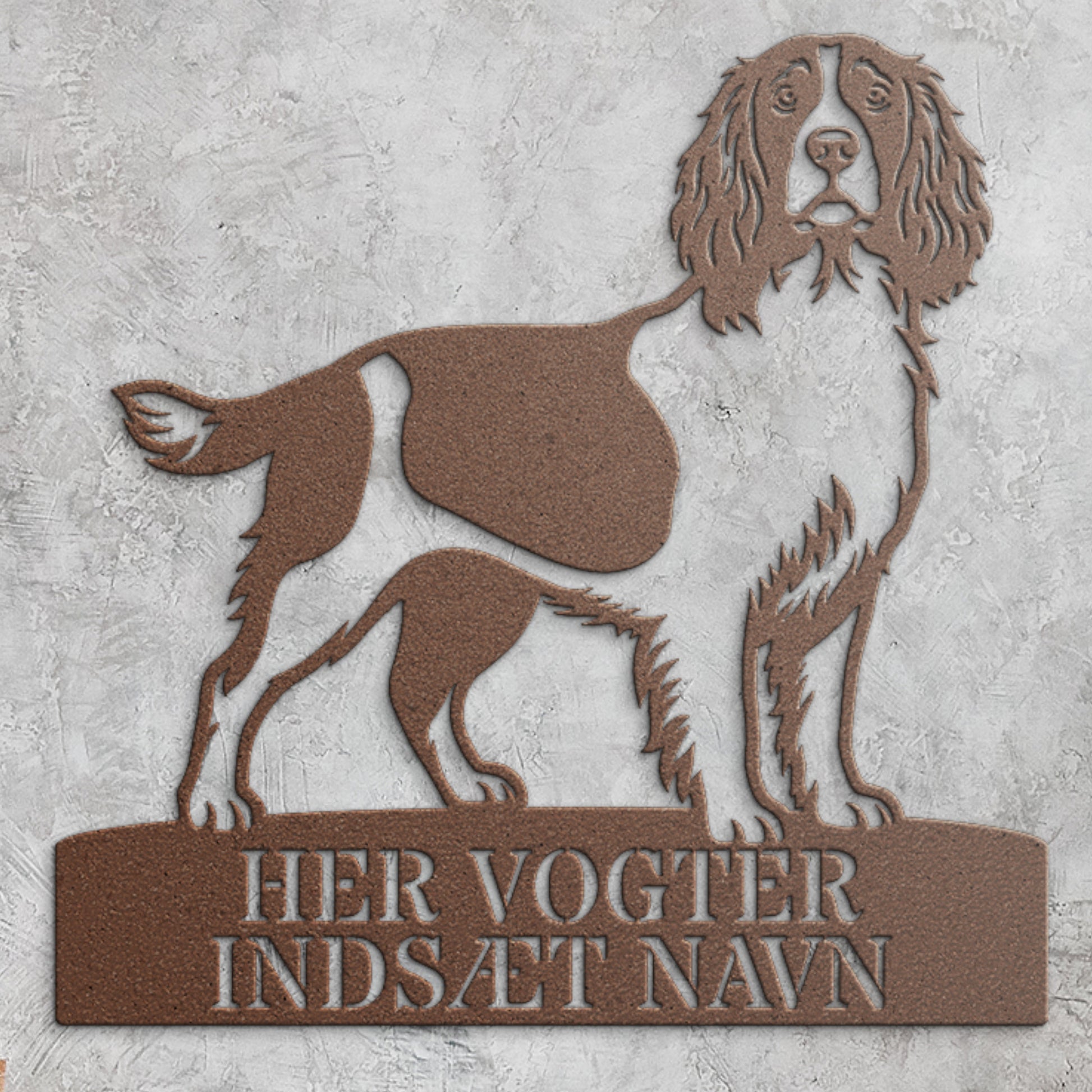 Her vogter jeg. Personlig Engelsk Springer Spaniel brun metal navneskilt..