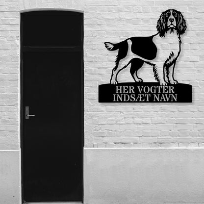 Her vogter jeg. Personlig Engelsk Springer Spaniel metal navneskilt....