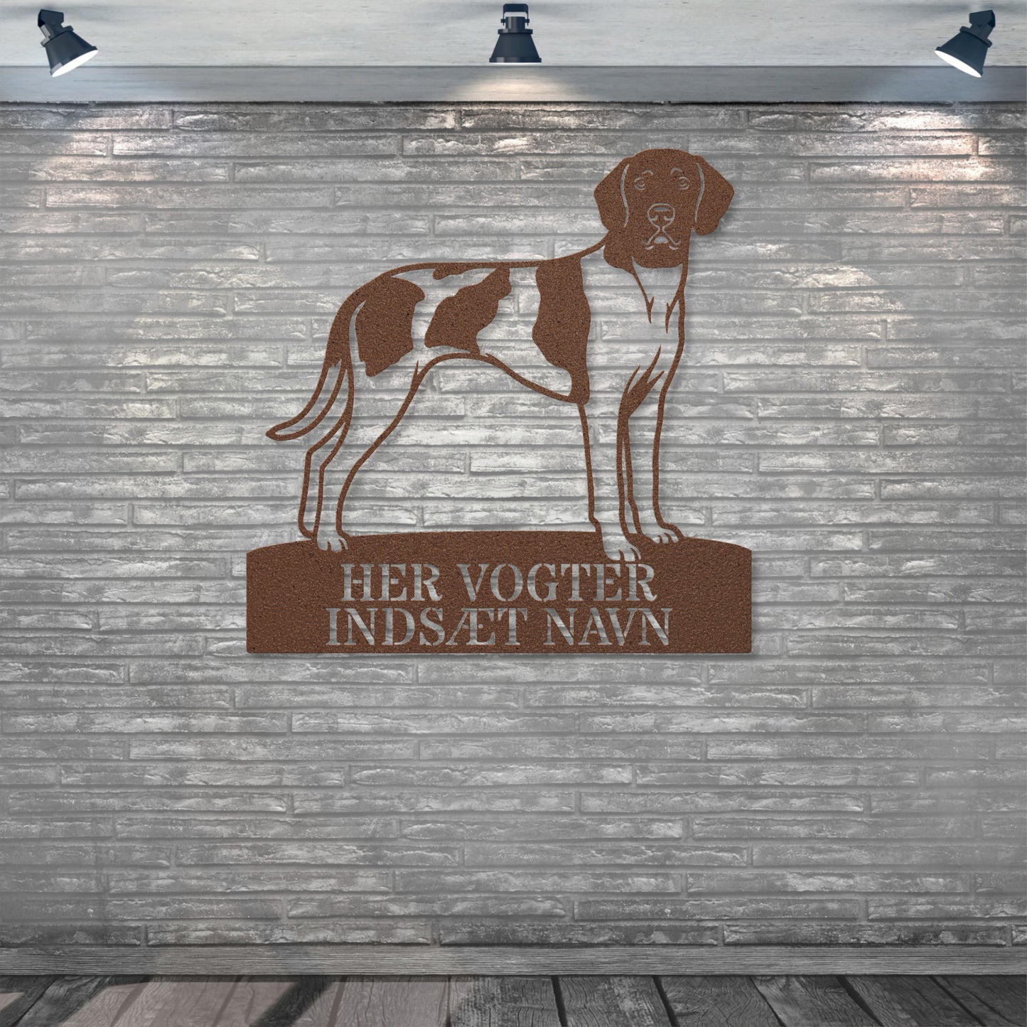 Her vogter jeg. Personlig Gammel Dansk brun hønsehund metal navneskilt..