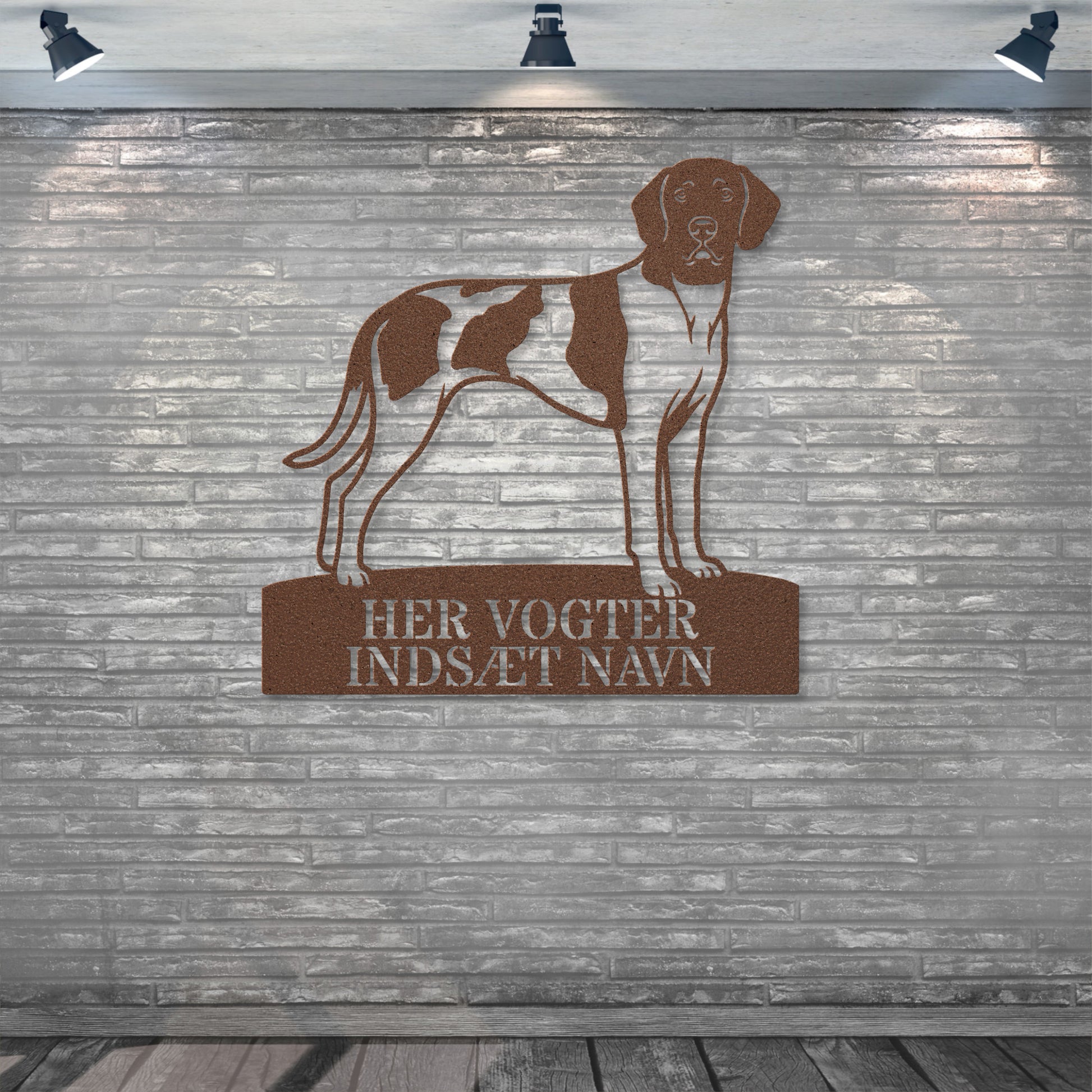 Her vogter jeg. Personlig Gammel Dansk brun hønsehund metal navneskilt..