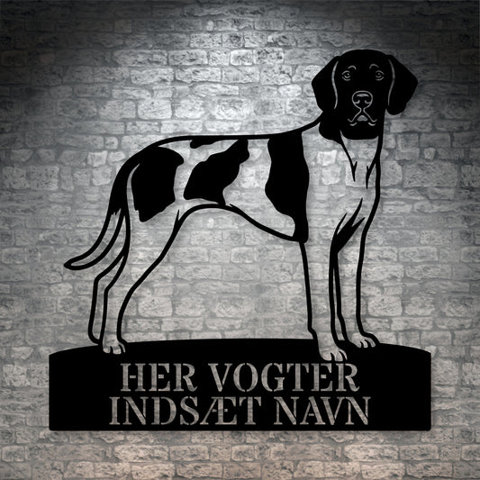 Her vogter jeg. Personlig Gammel Dansk hønsehund metal navneskilt.