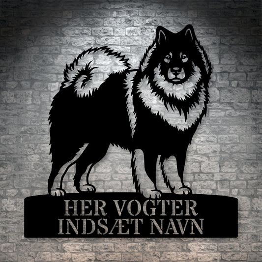 Her vogter jeg. Personlig eurasier metal navneskilt med valgfri tekst