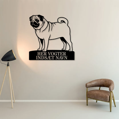 Her vogter jeg. Personlig mops hunde metal navneskilt.
