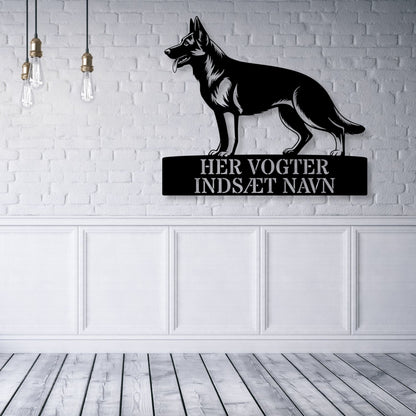 Her vogter jeg. Schæferhund metalskilt med personlig navn. Unik hundeejer gaveide...
