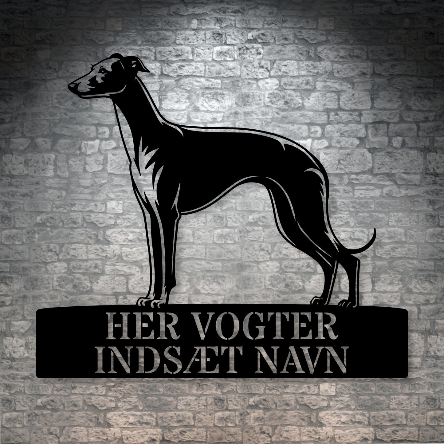 Her vogter jeg. Whippet metalskilt med hundenavn. Personlig hundeejer gaveide
