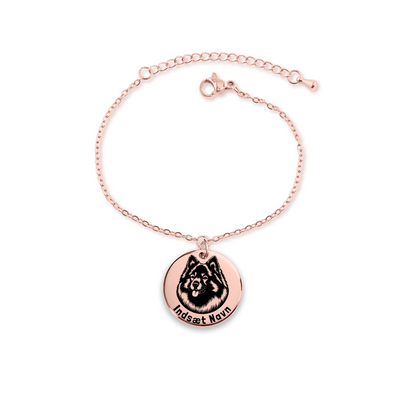 Keeshond rosa guld armbånd i smykkeæske med personlig tekst. Personlig gaveidé til hundeejeren