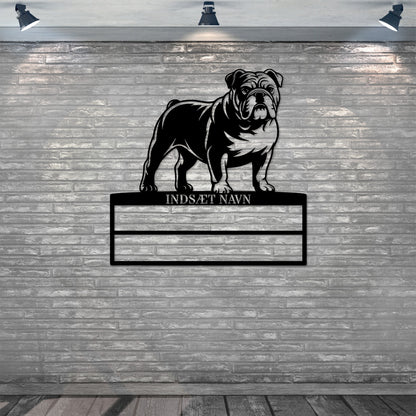 Laserskåret Engelsk Bulldog metalskilt med personlig navn til rosetter. Unik Gaveide til hundeejer..