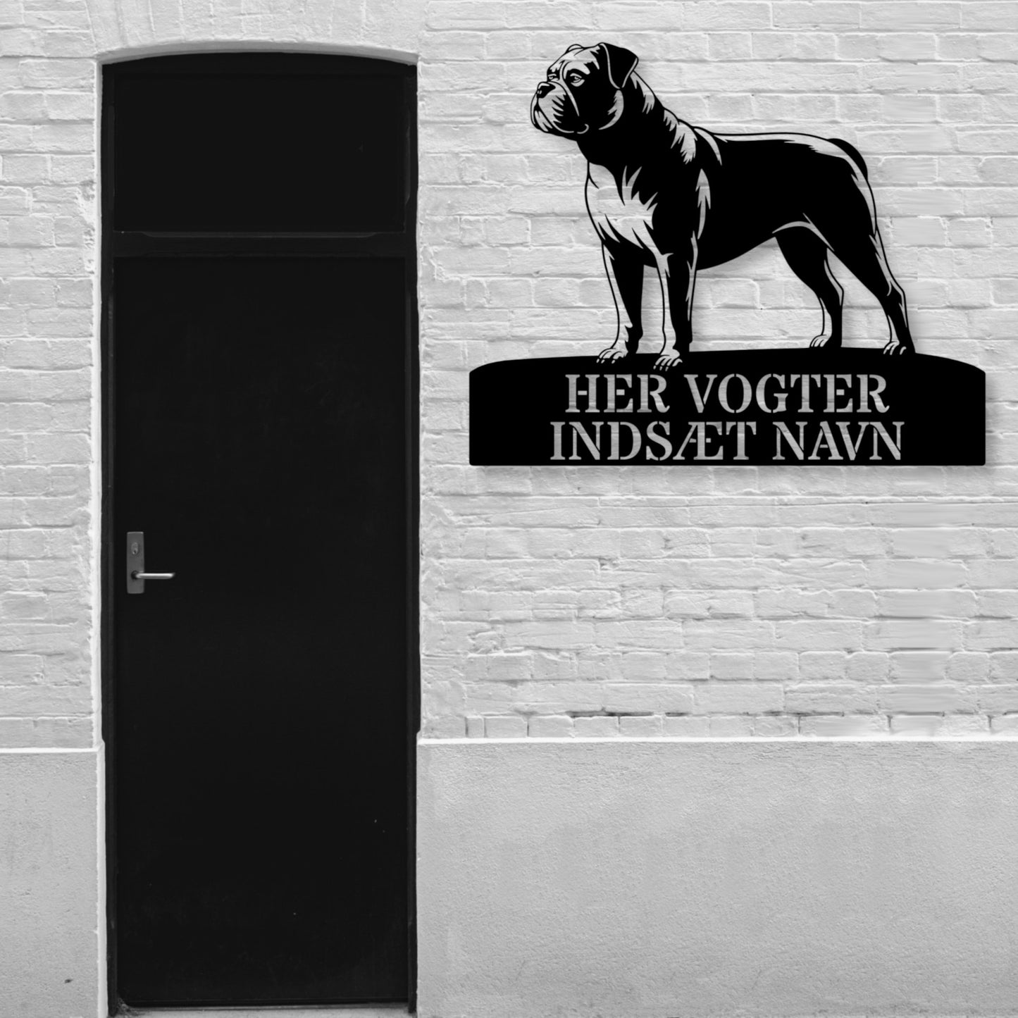 Personlig Amerikansk Bulldog her vogter jeg væg metalskilt med personlig tekst. Unik hundeejer gaveide....