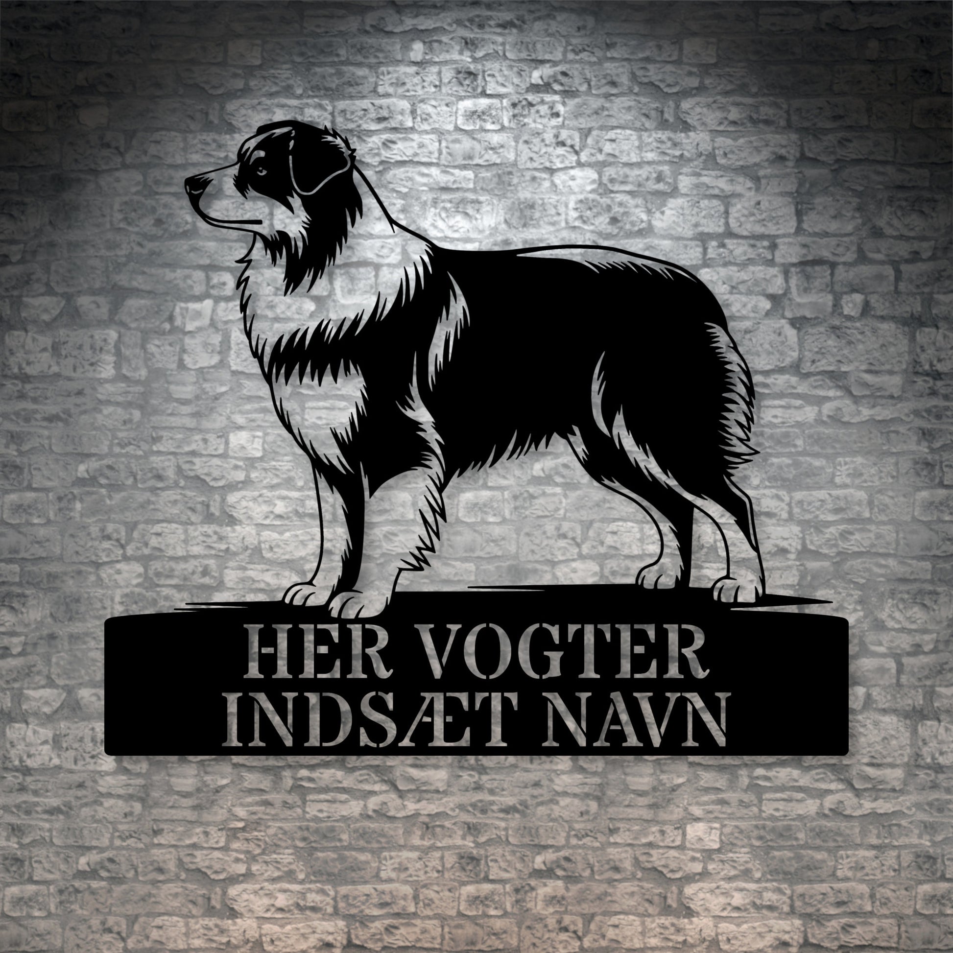 Personlig Australsk hyrdehund her vogter jeg væg metalskilt med personlig tekst. Unik hundeejer gaveide...