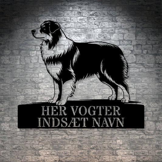 Personlig Australsk hyrdehund her vogter jeg væg metalskilt med personlig tekst. Unik hundeejer gaveide...