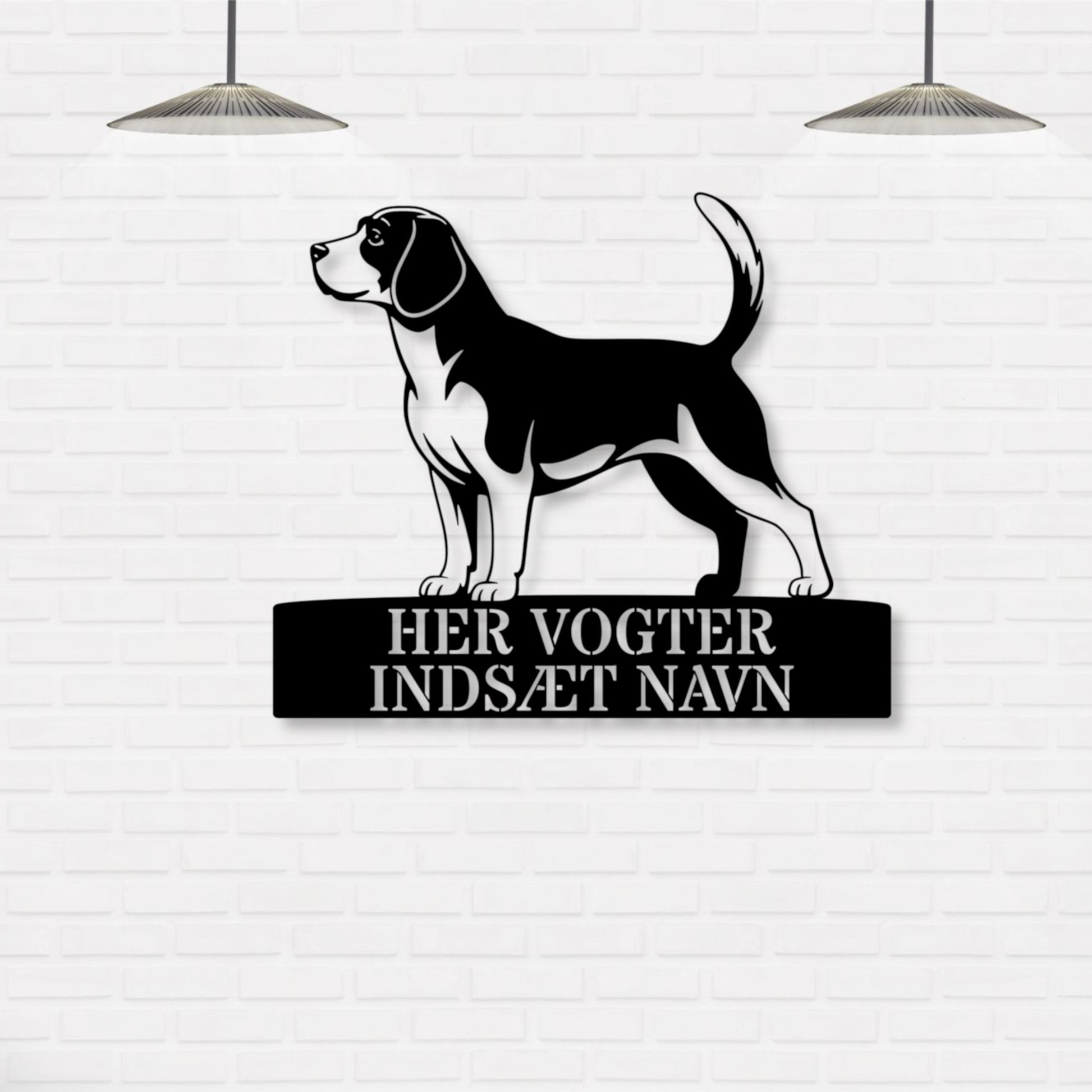 Personlig Beagle her vogter jeg væg metalskilt med personlig tekst. Unik hundeejer gaveide.