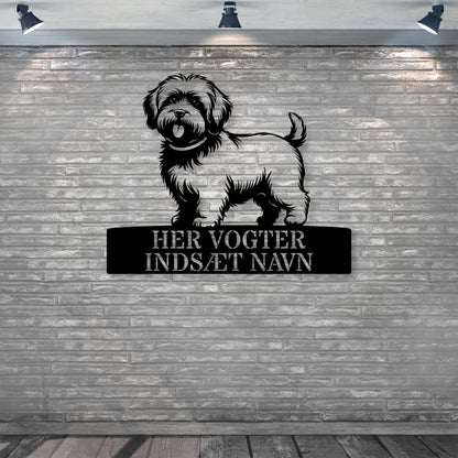 Personlig Bomuldshund her vogter jeg væg metalskilt med personlig tekst. Unik hundeejer gaveide..