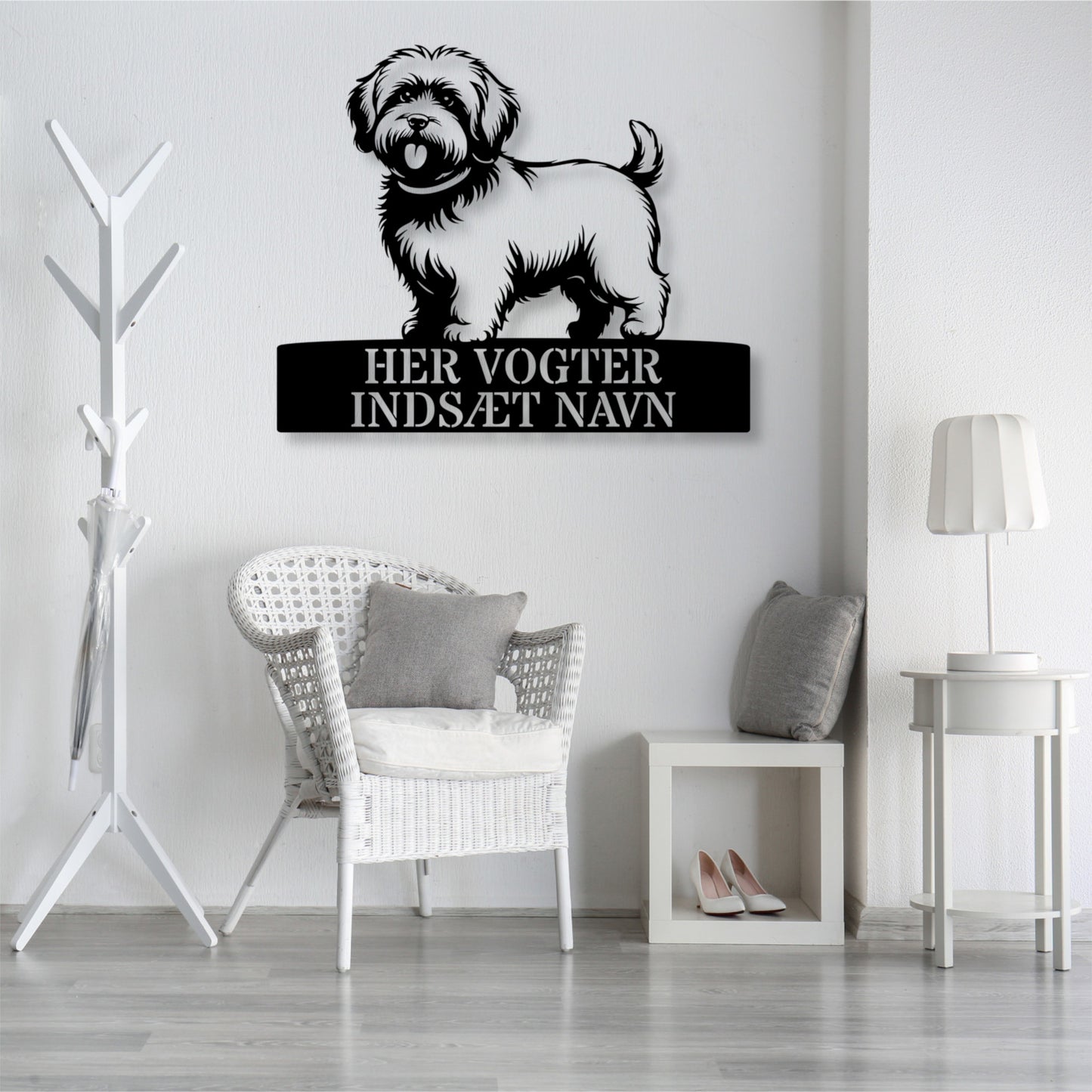 Personlig Bomuldshund her vogter jeg væg metalskilt med personlig tekst. Unik hundeejer gaveide.