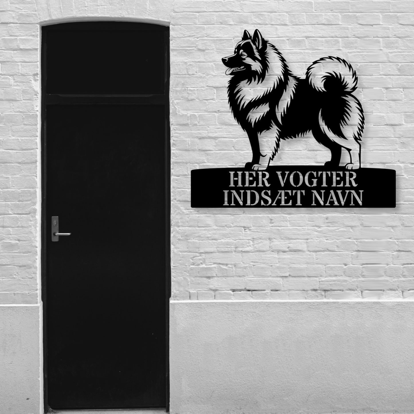 Personlig Keeshond her vogter jeg væg metalskilt med personlig tekst. Unik wolfspitz hundeejer gaveide.