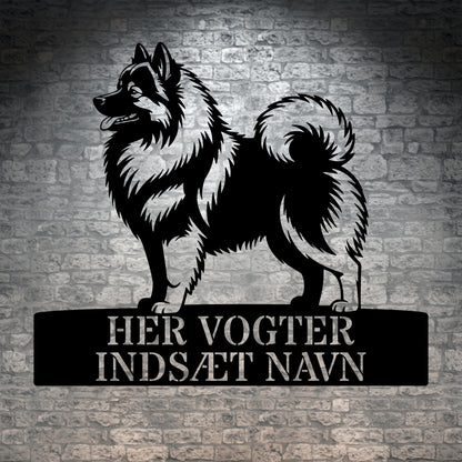 Personlig Keeshond her vogter jeg væg metalskilt med personlig tekst. Unik wolfspitz hundeejer gaveide