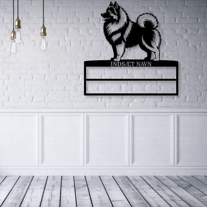 Personlig Keeshond væg metalskilt med personlig tekst til rosetter. Unik Gaveide til hundeejer.