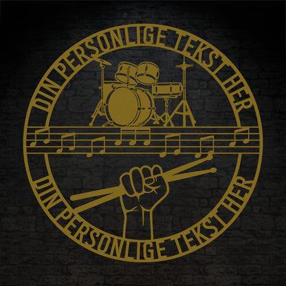 Personlig Musiker metal vægskilt i guld med tekst. Unik gaveidé til trommeslageren