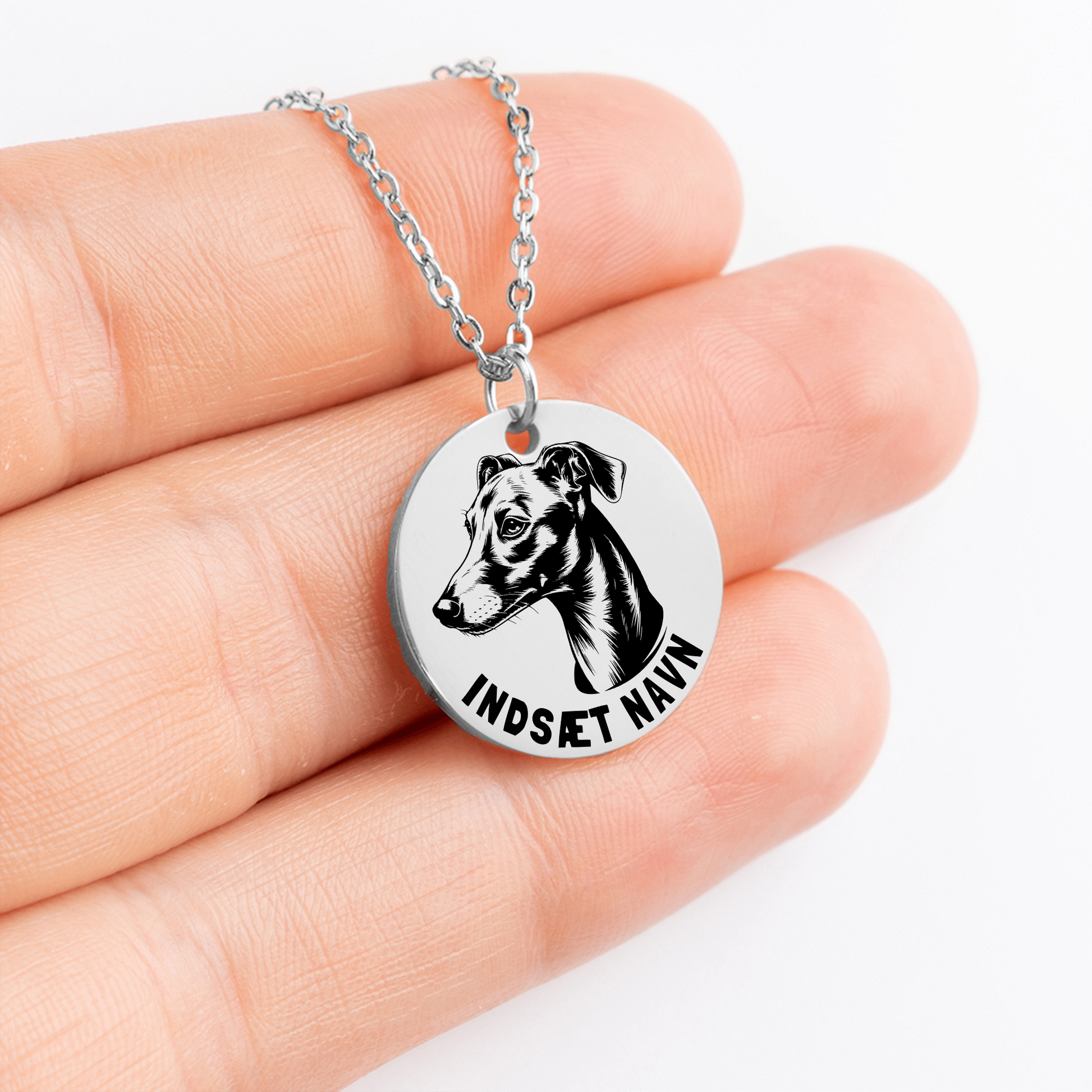 Personlig Whippet sølv halskæde i smykkeboks med personlig tekst. Leveres i gaveæske..