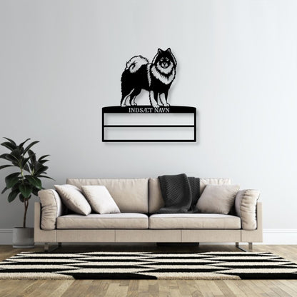 Personlig eurasier metal navneskilt med hundenavn til rosetter.