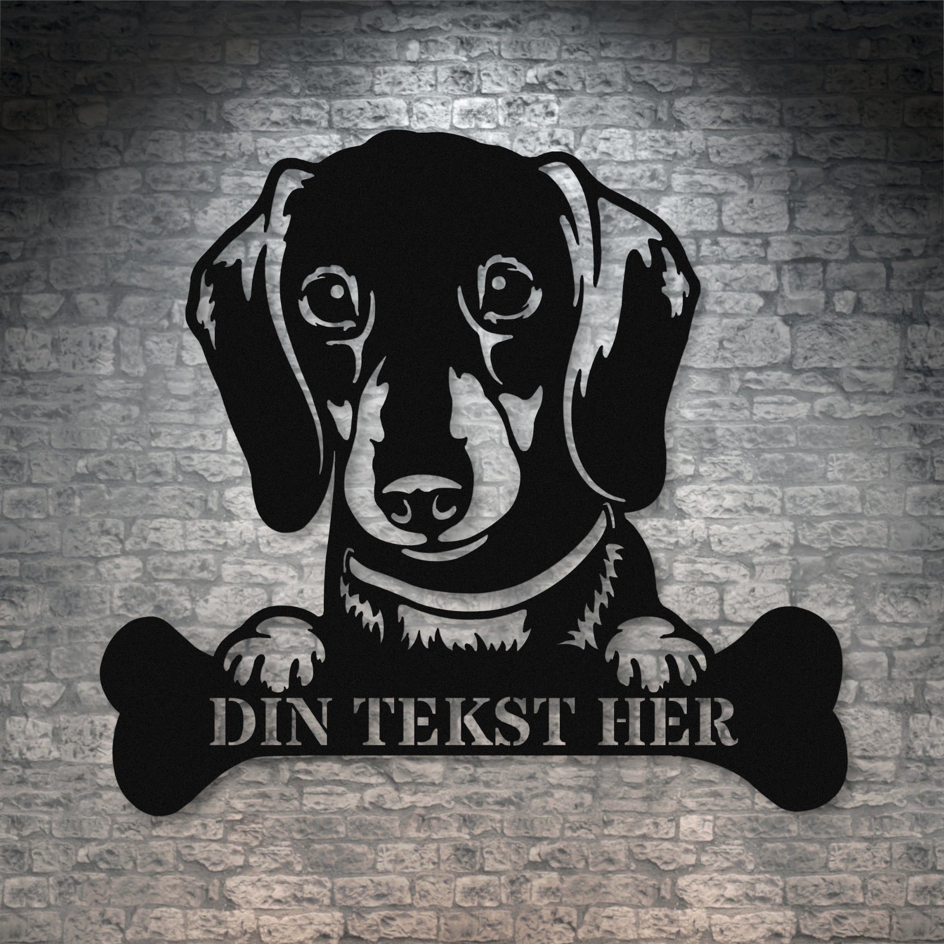 Gravhund metalskilt i sort med personlig tekst. Hundeejer navneskilt gaveidé