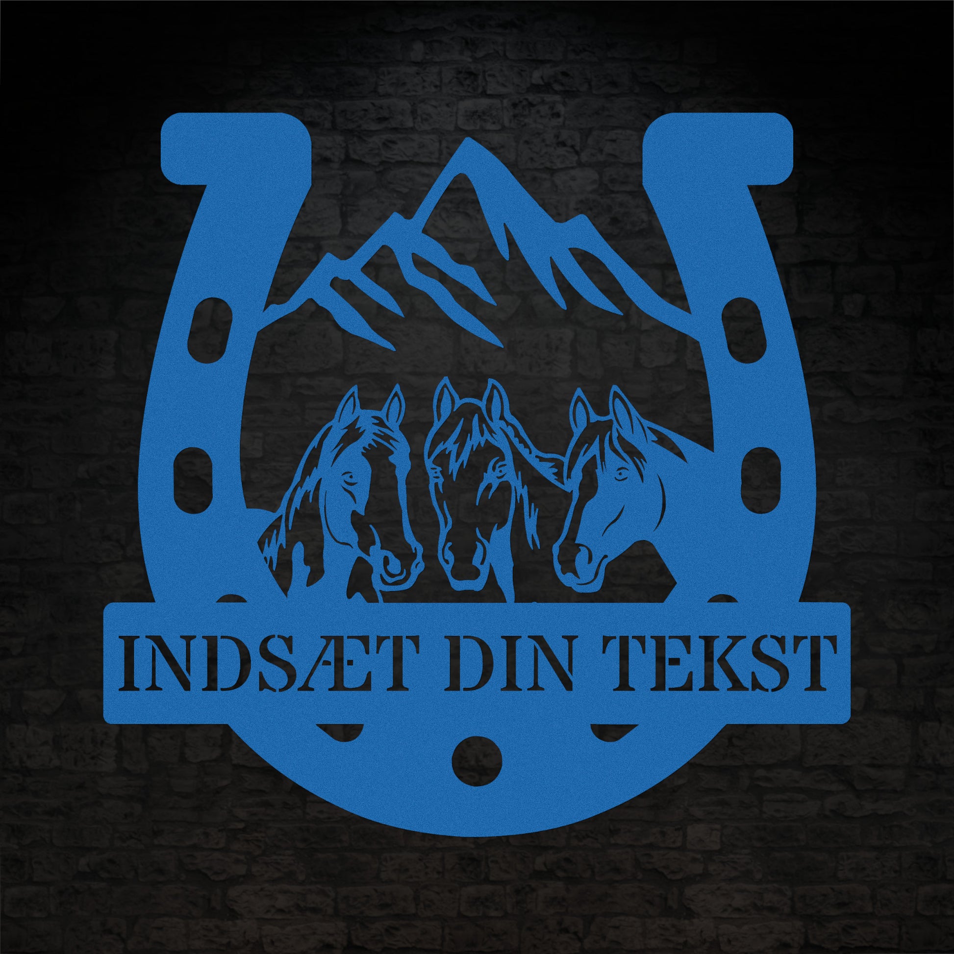 Personlig hestesko metal vægskilt i blå med tekst. Unik gaveidé til hesteejeren