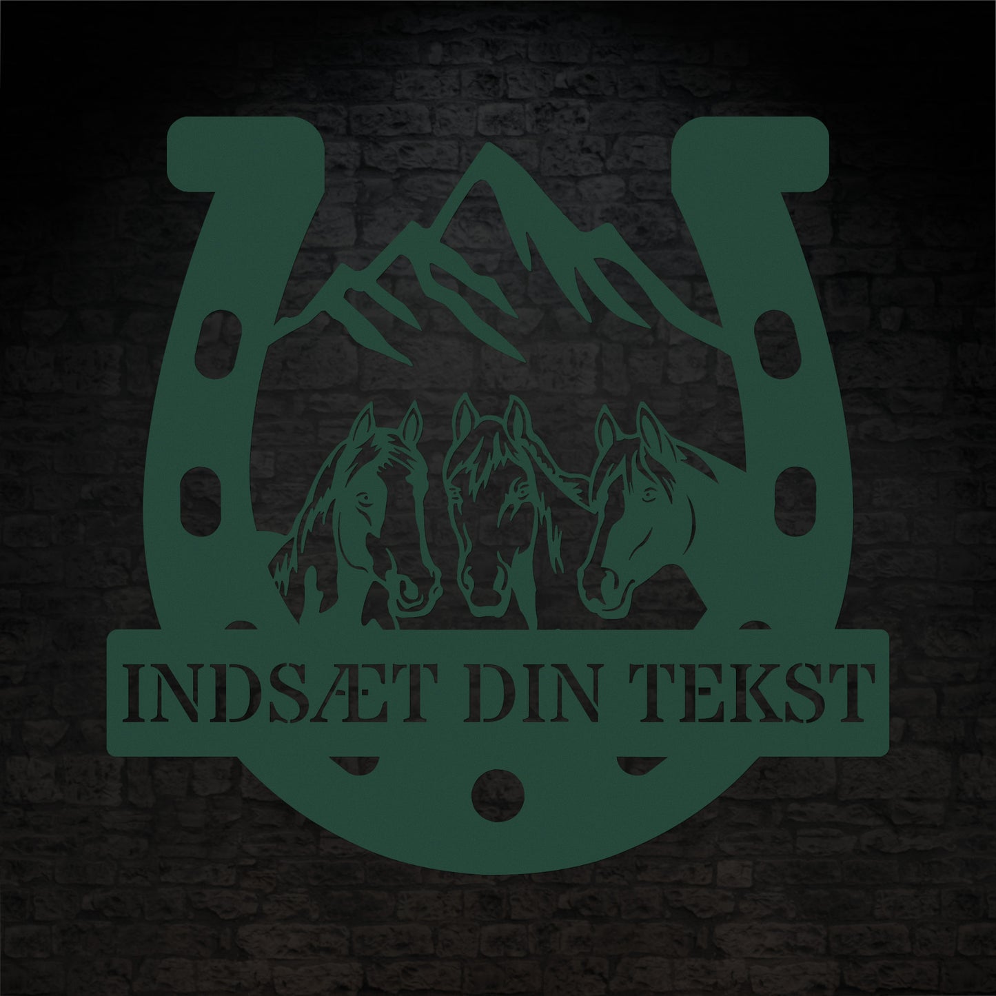 Personlig hestesko metal vægskilt i grøn med tekst. Unik gaveidé til hesteejeren