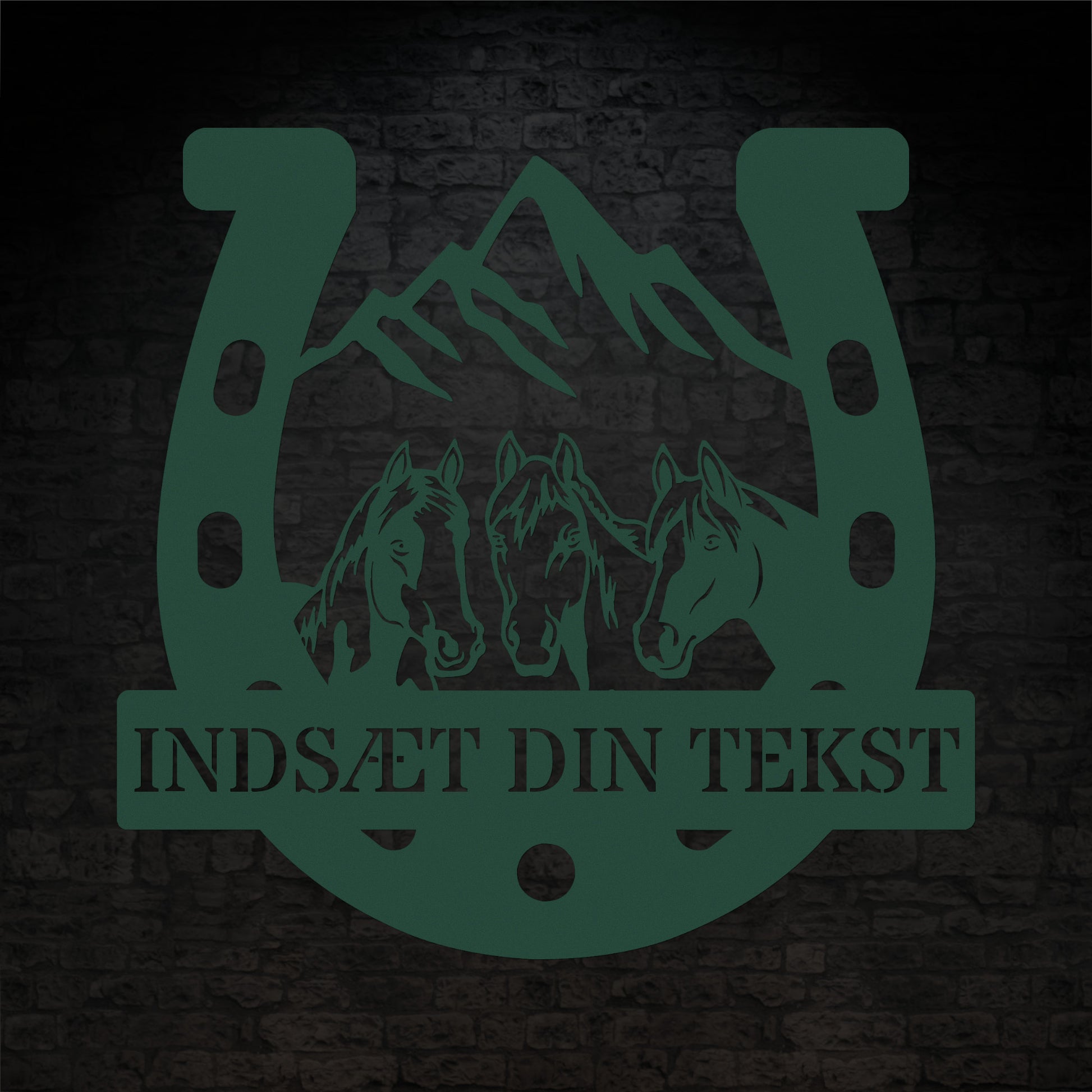 Personlig hestesko metal vægskilt i grøn med tekst. Unik gaveidé til hesteejeren