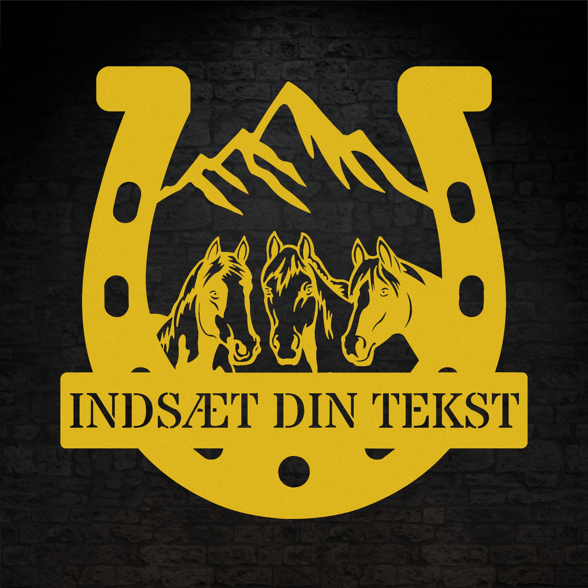 Personlig hestesko metal vægskilt i gul med tekst. Unik gaveidé til hesteejeren