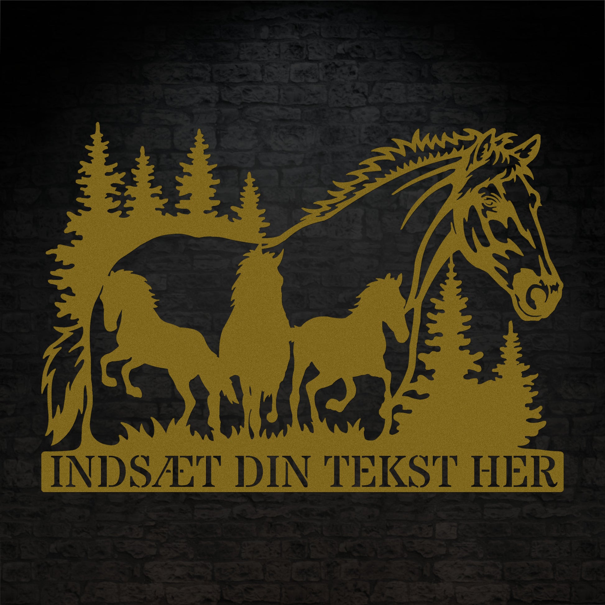 Personlig hestetema metal vægskilt i guld med tekst. Unik gaveidé til hesteejeren