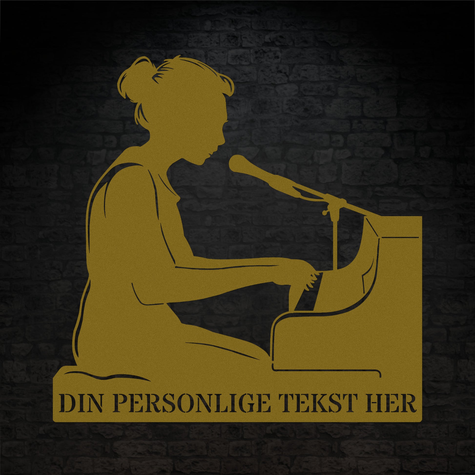 Personlig kvindelig pianist metal vægskilt i guld med tekst. Unik musiker gaveidé