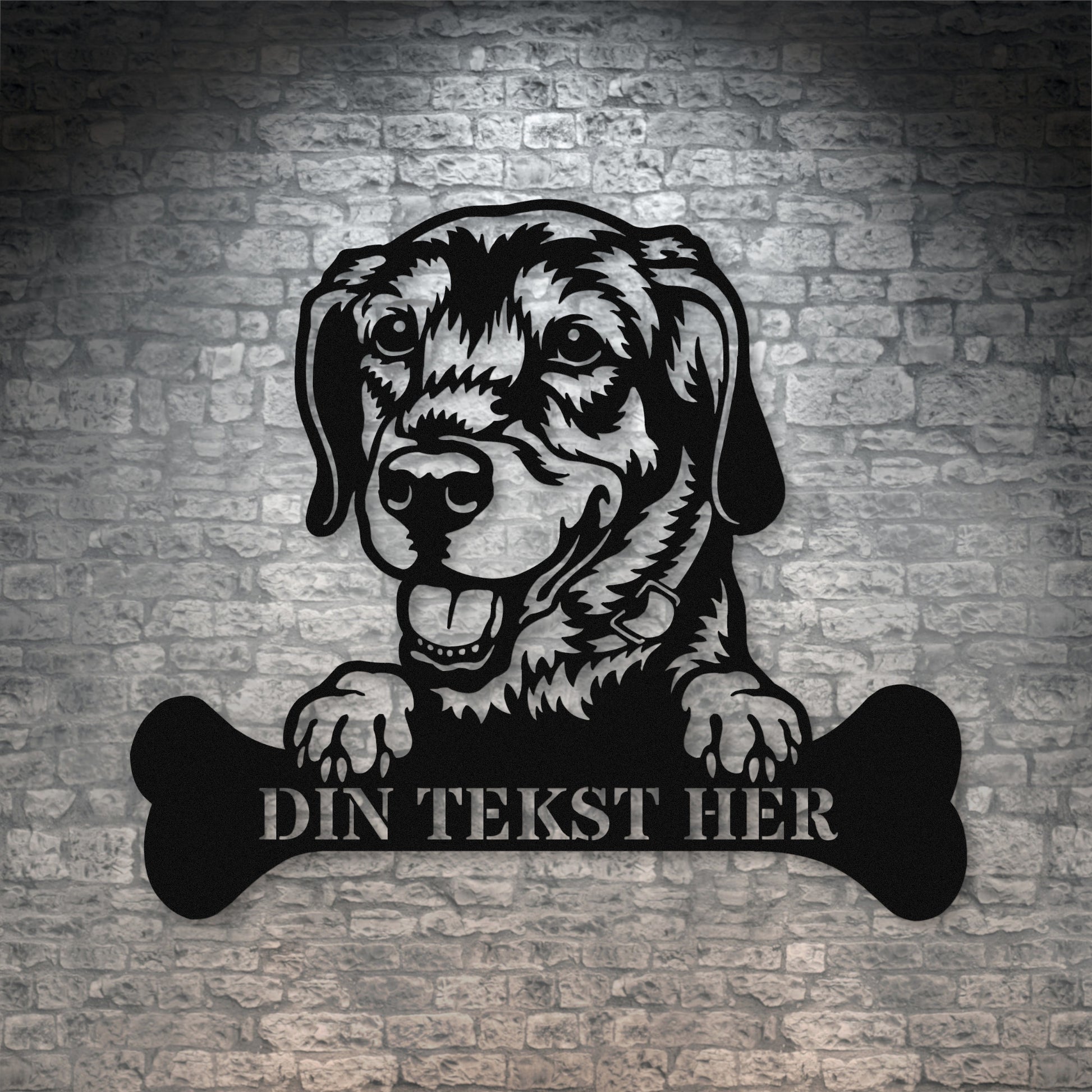 Personlig labrador retriever metalskilt i sort med personlig tekst. Hundeejer gaveidé