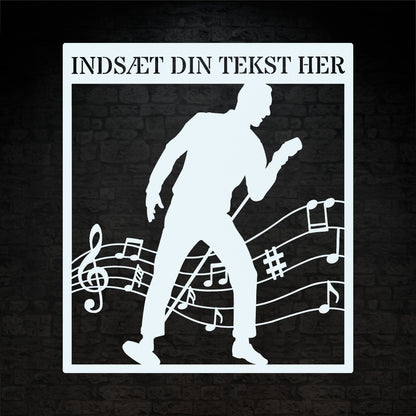 Personlig mandlig sanger vægskilt i hvid med tekst. Unik gaveidé til musikeren