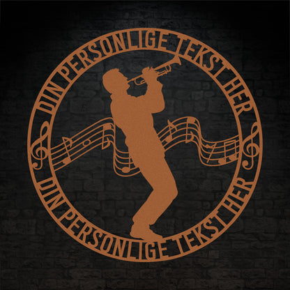 Personlig mandlig trompetist metal vægskilt i kobber med tekst. Unik musiker gaveidé