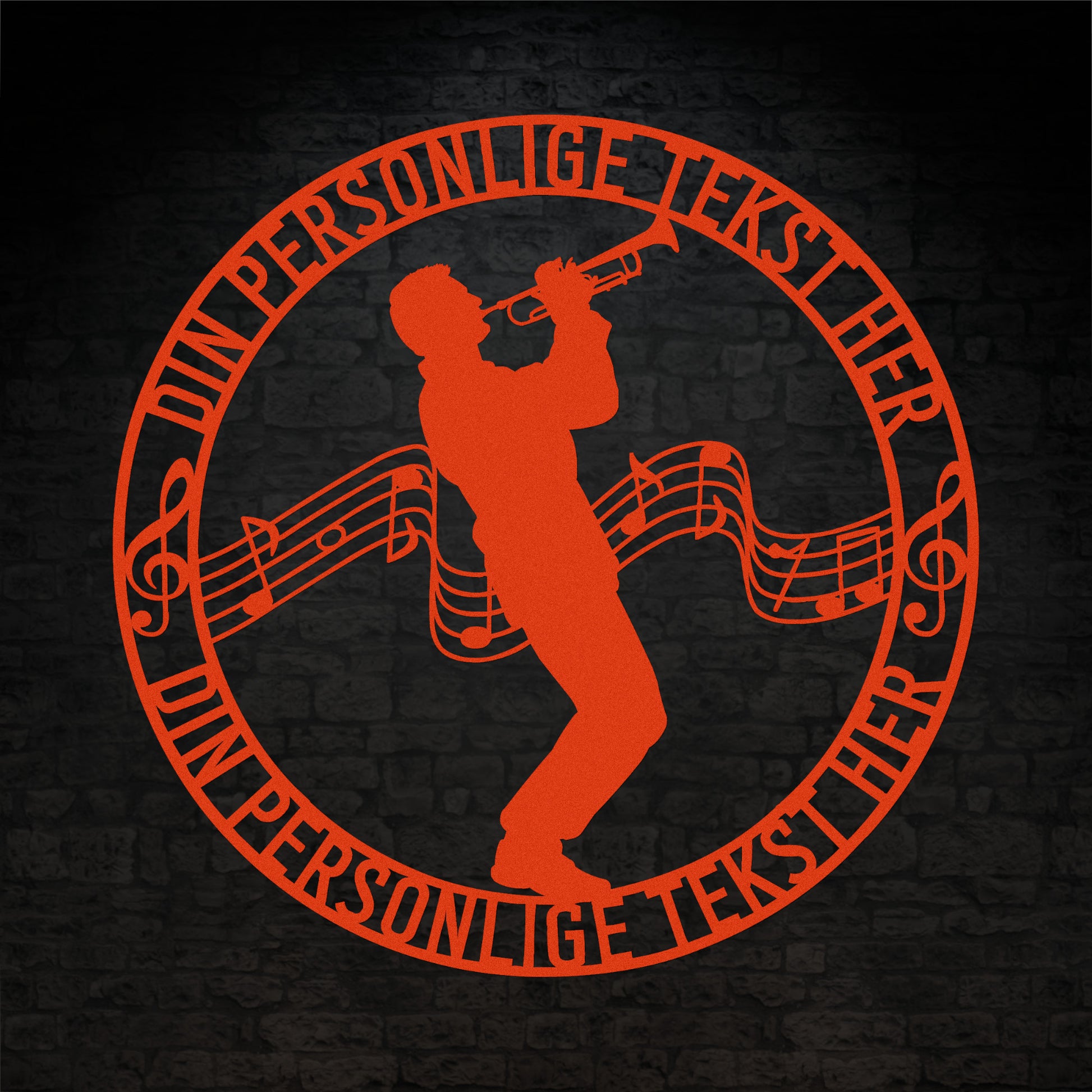 Personlig mandlig trompetist metal vægskilt i orange med tekst. Unik musiker gaveidé