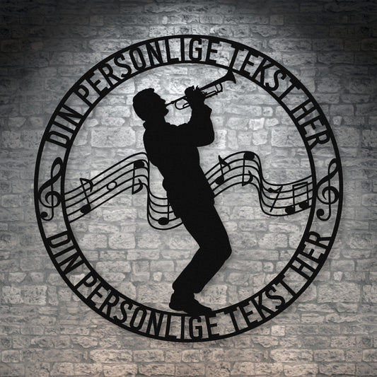 Personlig mandlig trompetist metal vægskilt i sort med tekst. Unik musiker gaveidé