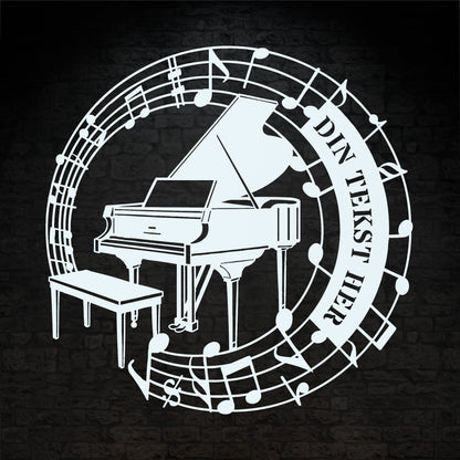 Personlig metal vægskilt i hvid med tekst til pianisten. Unik musiker gaveidé