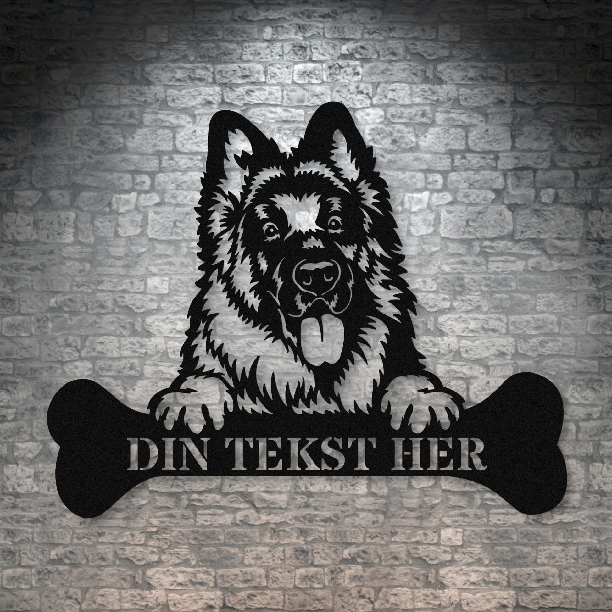 Personlig schæferhund metalskilt i sort med personlig tekst. Hundeejer gaveidé