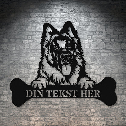 Personlig schæferhund metalskilt i sort med personlig tekst. Hundeejer gaveidé