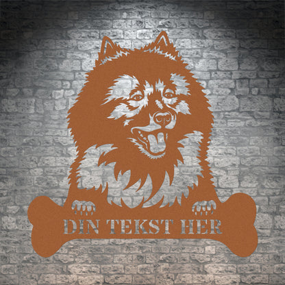 Personligkeeshond metalskilt i brun med personlig tekst. Hundeejer gaveidé