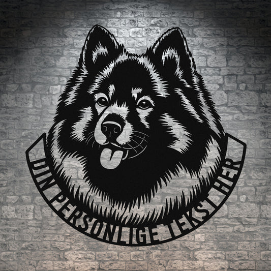 Stort Keeshond vægskilt i metal i sort med personlig tekst