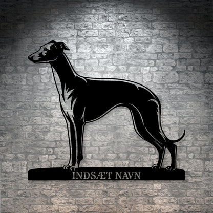 Stort Whippet væg metalskilt med personlig navn. Unik Gaveide til hundeejeren