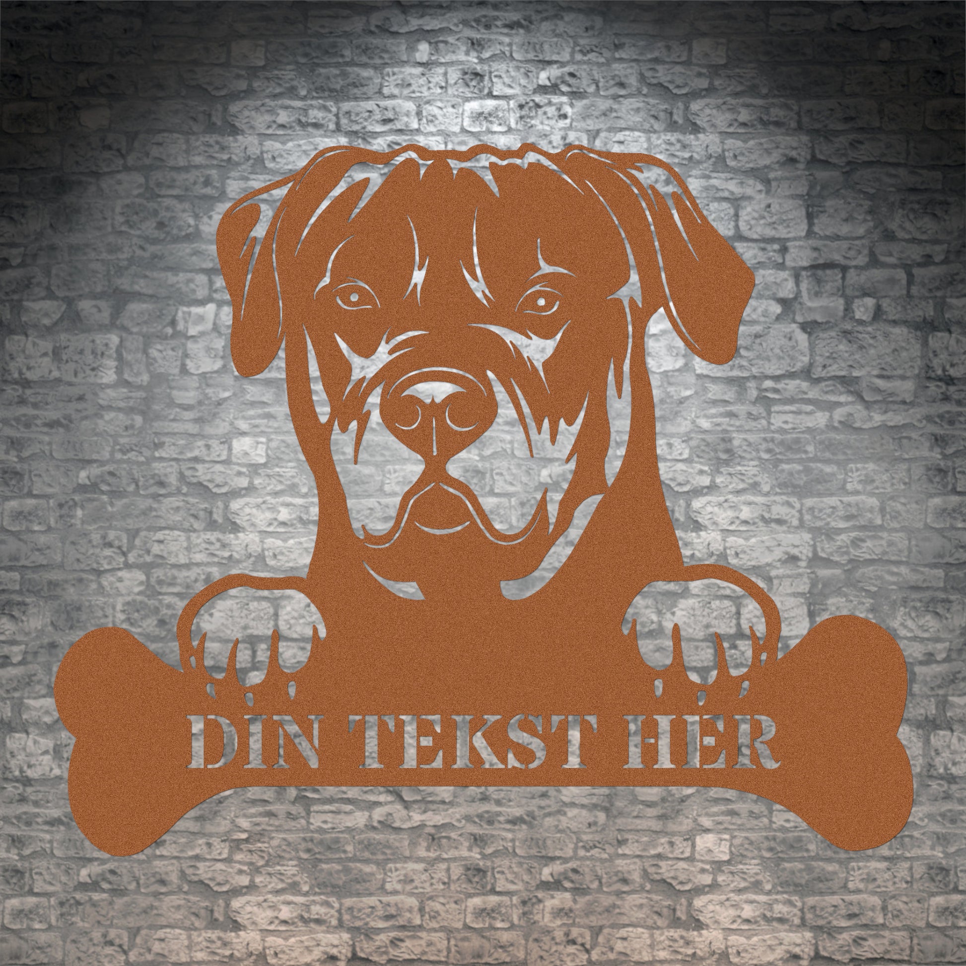 Stort personlig rottweiler metalskilt i brun med personlig tekst. Hundeejer navneskilt gaveidé