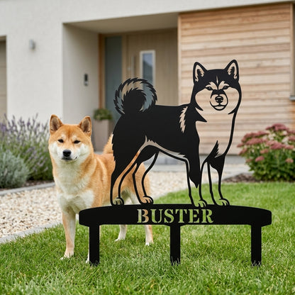 Personlig Shiba Inu metalskilt til haven med hundenavn