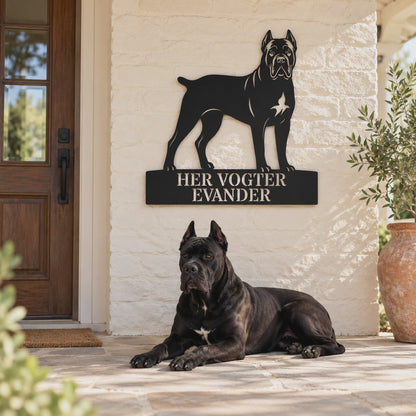 Her vogter jeg. Personlig Cane Corso metal navneskilt