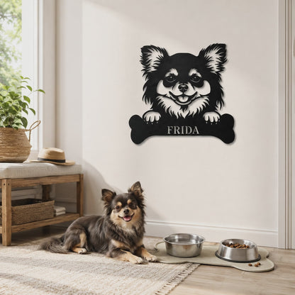 Langhåret Chihuahua. Sjov metalskilt med personlig tekst
